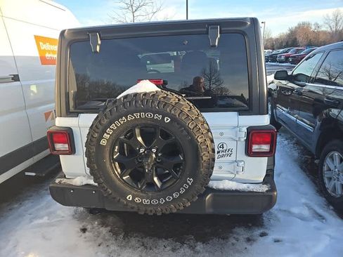 Used 2022 Jeep Wrangler Willys image 4