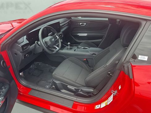 Used 2024 Ford Mustang GT RWD image 9
