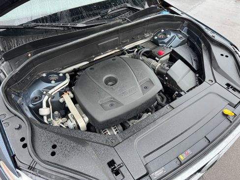 Used 2021 Volvo XC90 T6 Momentum image 27