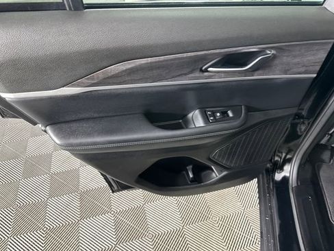 Certified 2023 Jeep Grand Cherokee Limited w/ Black Appearance Package image 15