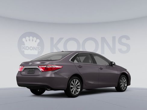 Used 2017 Toyota Camry XLE FWD image 4