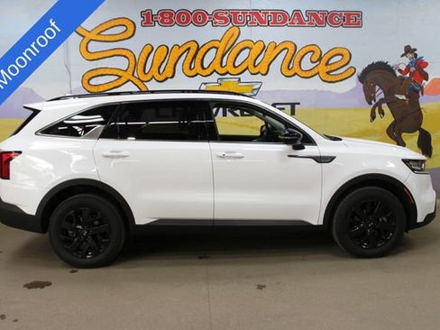 Used 2021 Kia Sorento S w/ Panoramic Sunroof Package AWD/4WD image 1