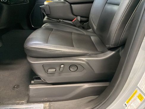 Used 2024 GMC Sierra 2500 SLT image 16