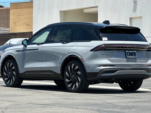 New 2026 Lincoln Nautilus Reserve w/ Jet Appearance Package AWD/4WD image 5