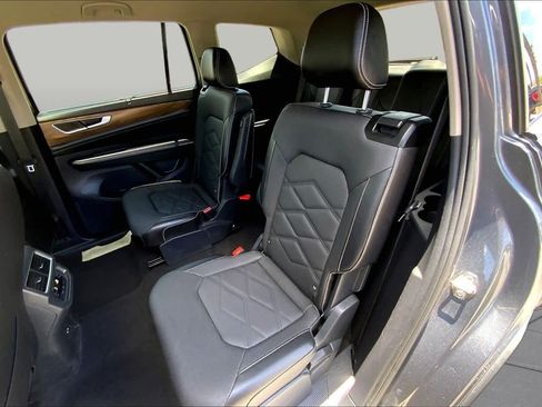 Used 2024 Volkswagen Atlas SE AWD/4WD image 20