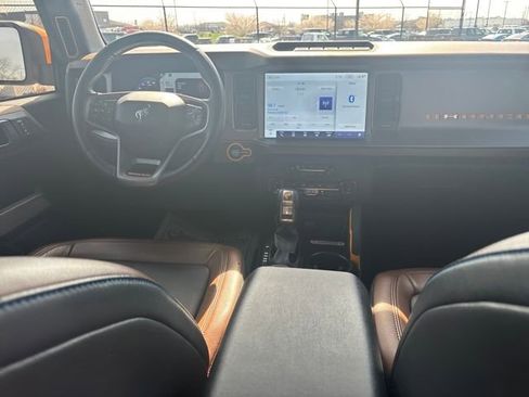 Certified 2022 Ford Bronco Outer Banks w/ Sasquatch Package AWD/4WD image 10