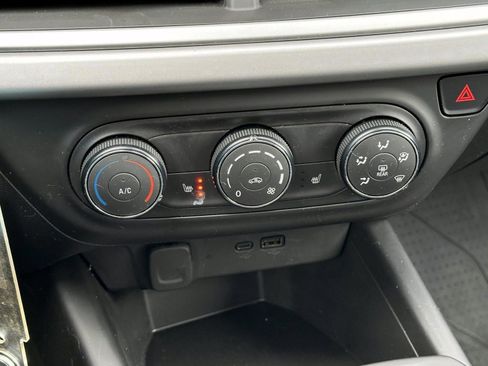 Certified 2024 Chevrolet Trax LS w/ LS Convenience Package image 22