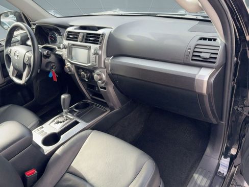 Used 2016 Toyota 4Runner SR5 image 30