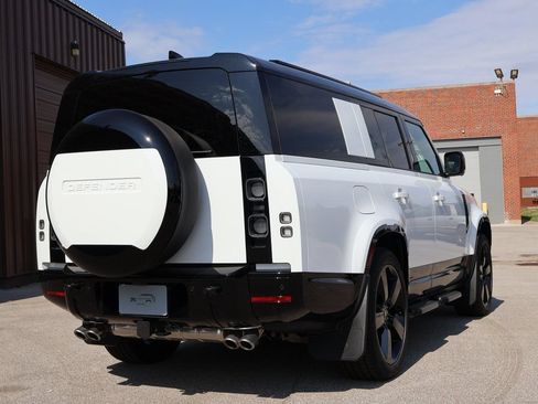 New 2025 Land Rover Defender 130 V8 AWD/4WD image 5