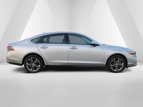 Used 2023 Honda Accord EX image 8