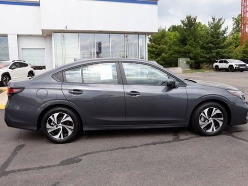 Used 2025 Subaru Legacy Premium AWD/4WD image 2