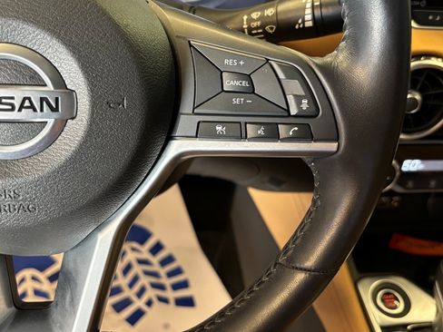 Used 2020 Nissan Sentra SV w/ SV Premium Package image 11