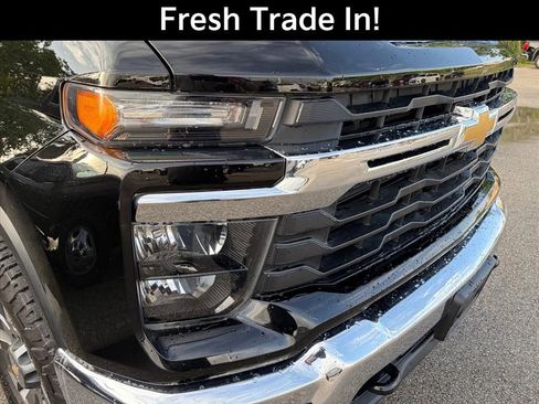 Used 2024 Chevrolet Silverado 2500 LT w/ Texas Edition image 5