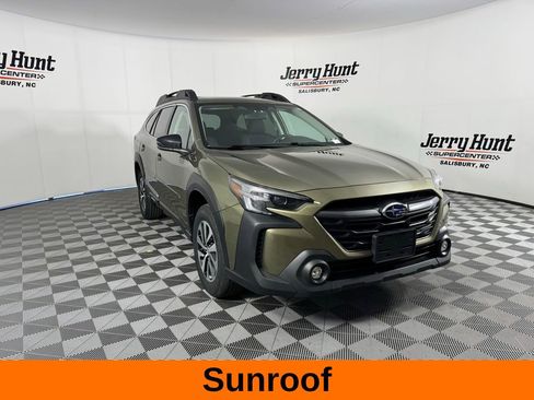 Used 2024 Subaru Outback Premium image 6
