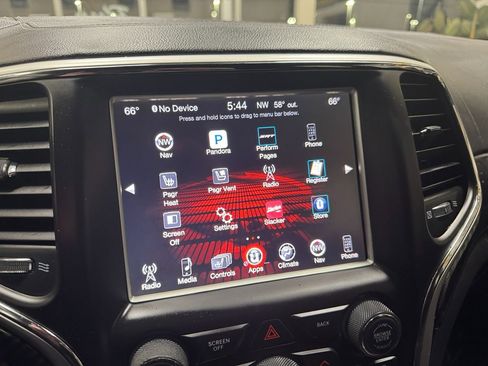 Used 2014 Jeep Grand Cherokee SRT image 27