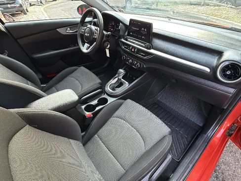 Used 2023 Kia Forte LXS w/ LXS Technology Package FWD image 27