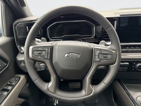 Used 2022 Chevrolet Silverado 1500 ZR2 w/ Technology Package image 12