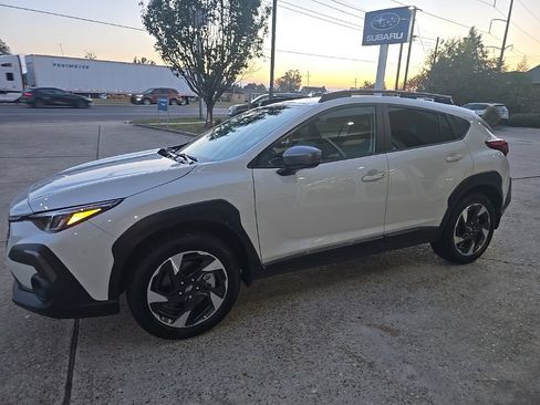 Used 2024 Subaru Crosstrek 2.5i Limited w/ Crosstrek Mirror Package image 4