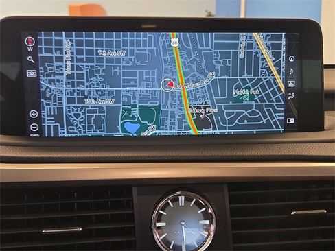 Used 2022 Lexus RX 450hL Luxury w/ Cold Area Package (CT) image 18