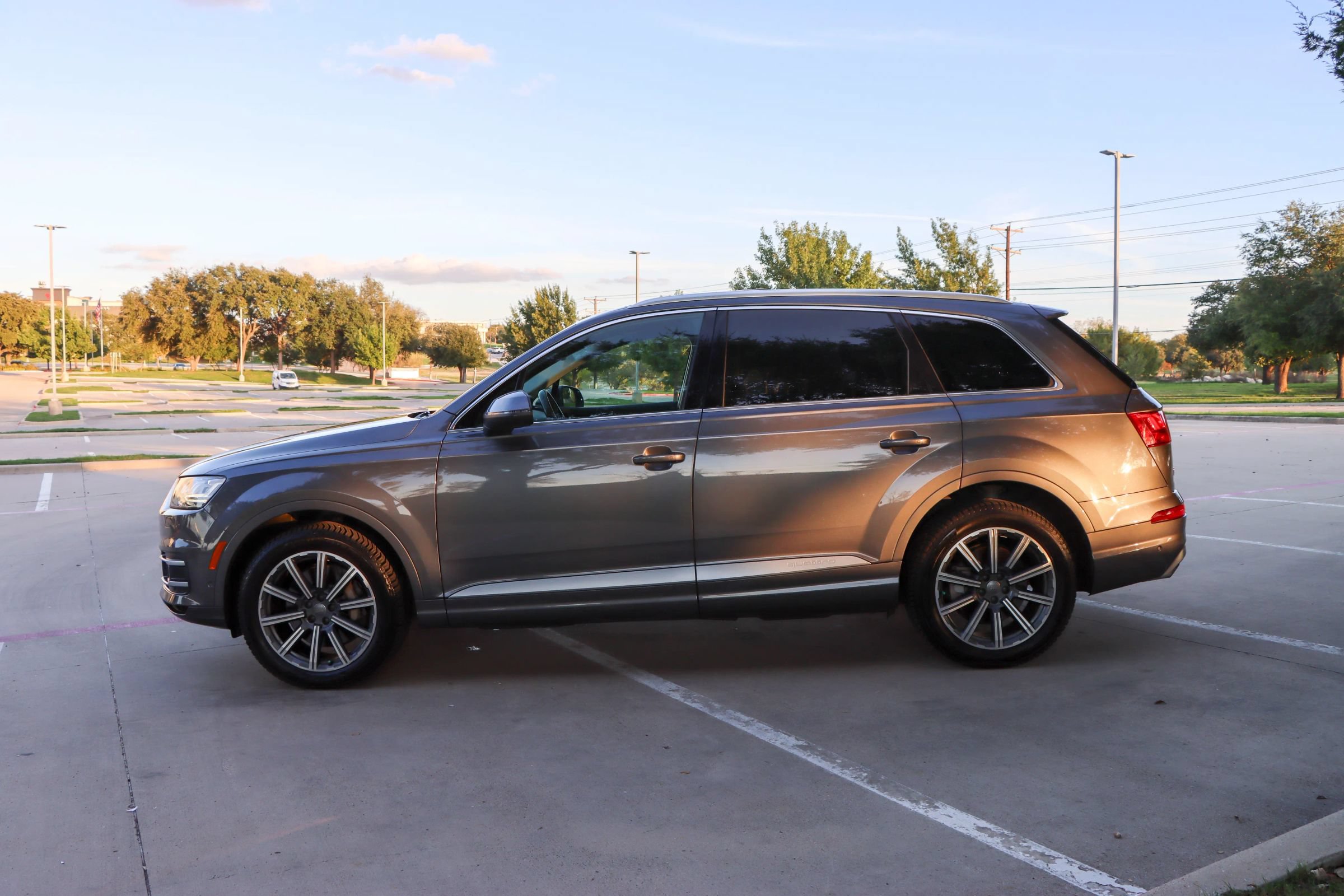 Used 2019 Audi Q7 3.0T Premium Plus w/ Premium Plus Package AWD/4WD image 4