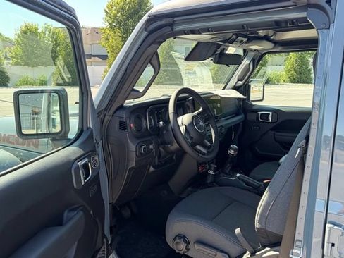 New 2026 Jeep Wrangler Unlimited Rubicon AWD/4WD image 13