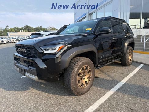 Used 2025 Toyota 4Runner Trailhunter AWD/4WD image 1