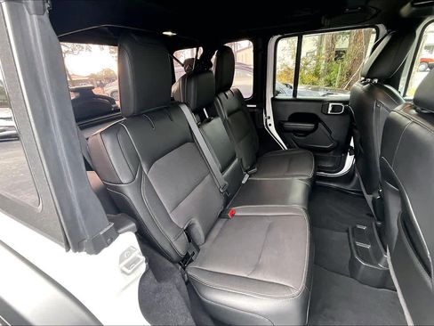 Used 2021 Jeep Wrangler Unlimited Sport image 19