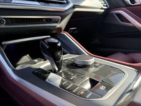 Used 2022 BMW X6 xDrive40i w/ M Sport Package image 19