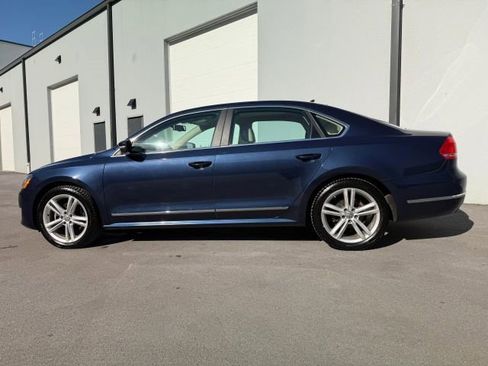 Used 2013 Volkswagen Passat TDI SEL Premium image 3