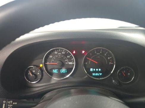Used 2018 Jeep Wrangler Rubicon w/ Power Convenience Group AWD/4WD image 21