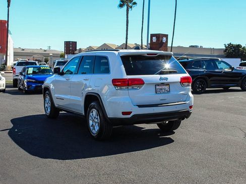 Used 2018 Jeep Grand Cherokee Laredo image 8