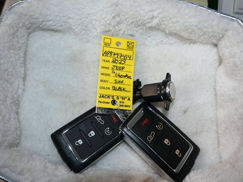 Used 2023 Jeep Grand Cherokee L Limited AWD/4WD image 29