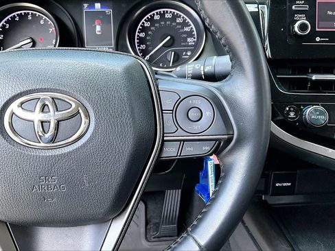 Used 2023 Toyota Camry SE image 11