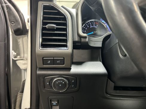 Used 2021 Ford Expedition XLT image 19