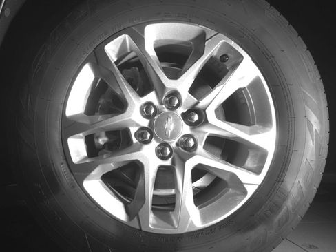 Used 2022 Chevrolet Traverse LS FWD image 7
