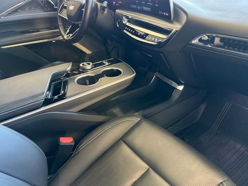 Certified 2024 Cadillac Lyriq Luxury AWD/4WD image 16