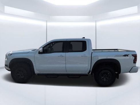 Used 2025 Nissan Frontier PRO-4X AWD/4WD image 6