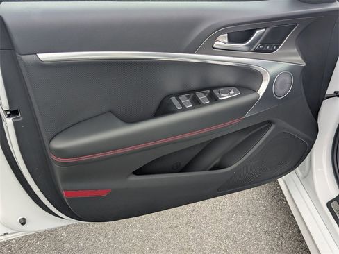 Used 2025 Genesis G70 2.5T w/ Sport Prestige Package image 10