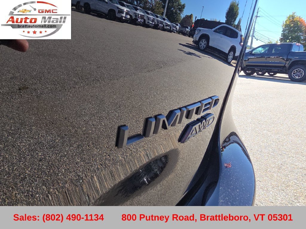 Used 2024 Chrysler Pacifica Limited w/ S Appearance Package AWD/4WD image 5
