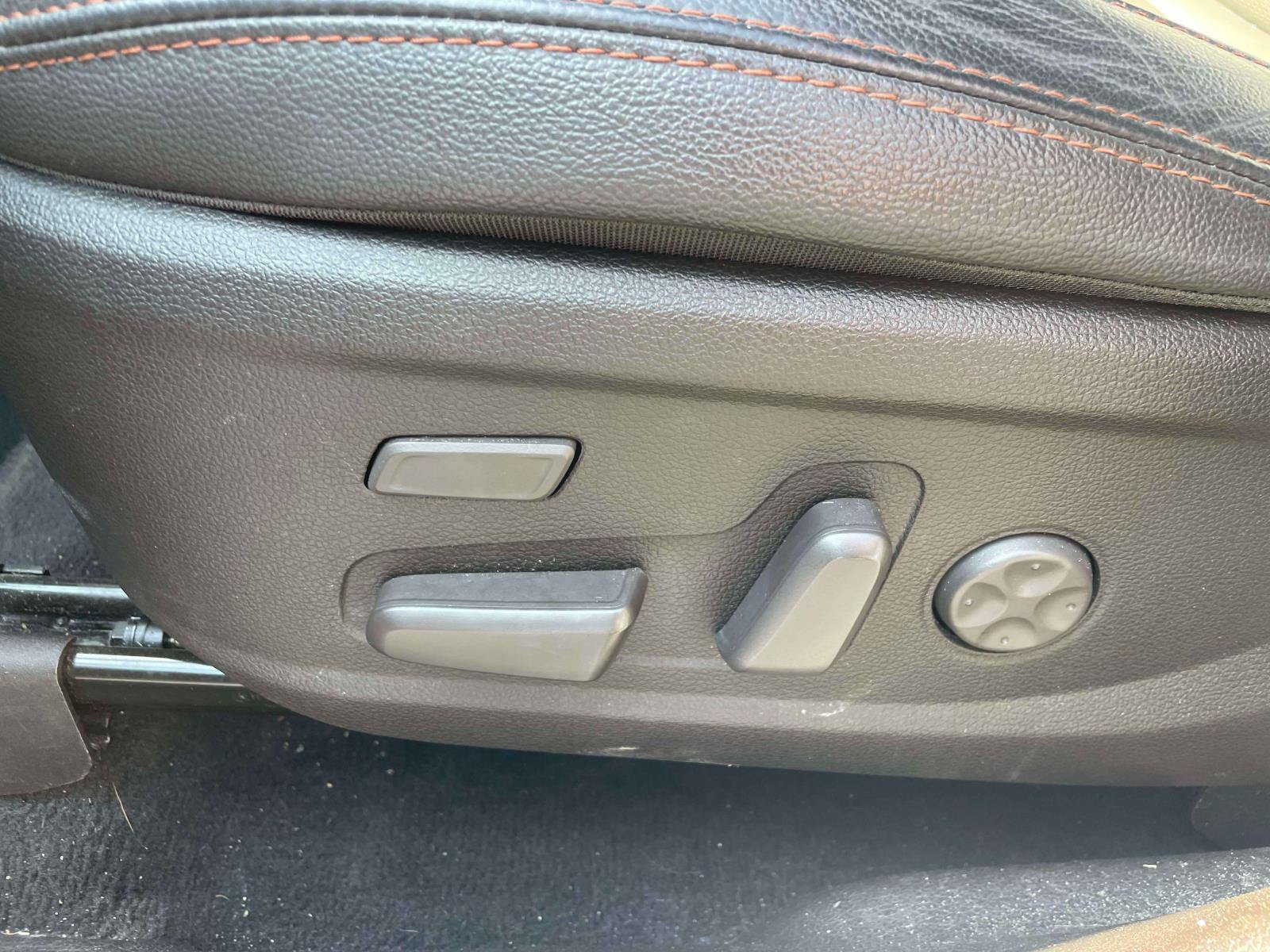 Used 2020 Hyundai Santa Fe Limited FWD image 12