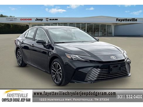Used 2026 Toyota Camry XLE image 1