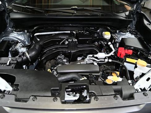 Used 2025 Subaru Forester Premium AWD/4WD image 19