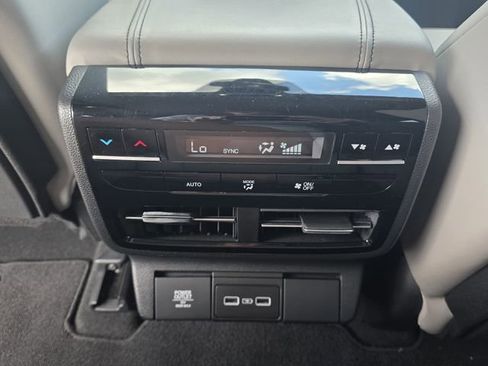 Used 2023 Acura MDX FWD w/ Technology Package image 29