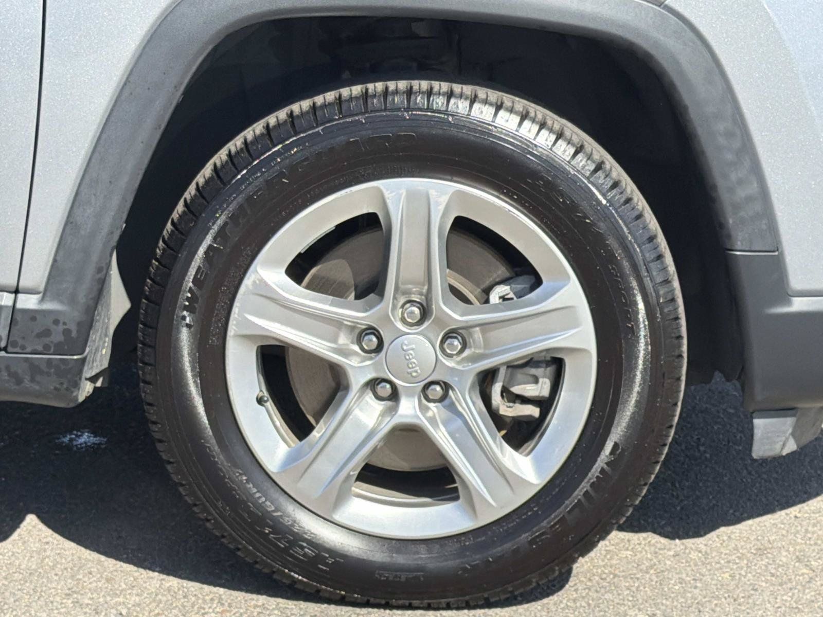 Used 2024 Jeep Compass Latitude AWD/4WD image 24