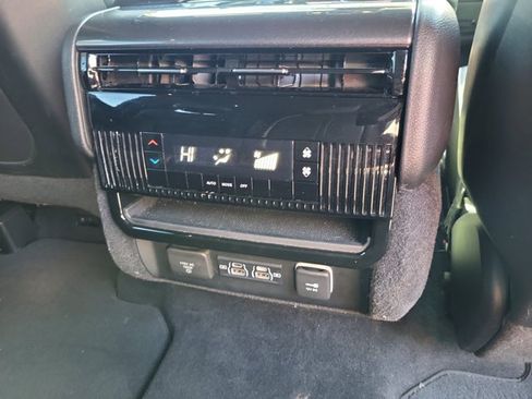 Certified 2022 Jeep Wagoneer Series I AWD/4WD image 19