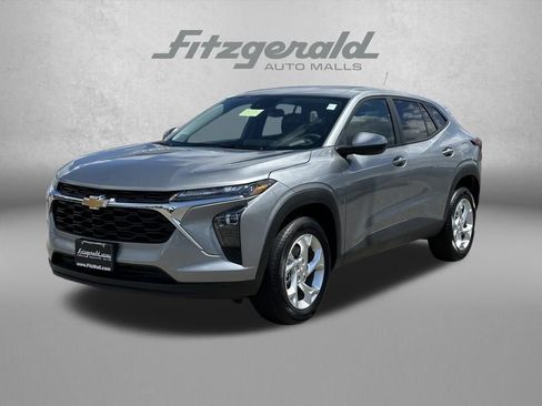 Certified 2025 Chevrolet Trax LS w/ LS Convenience Package FWD image 2