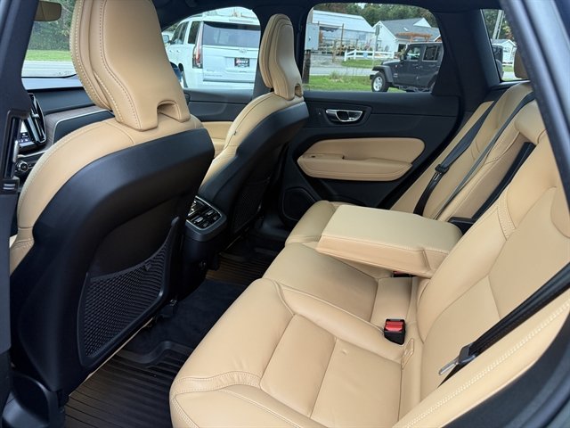 Used 2022 Volvo XC60 B6 Inscription w/ Advanced Package AWD/4WD image 25
