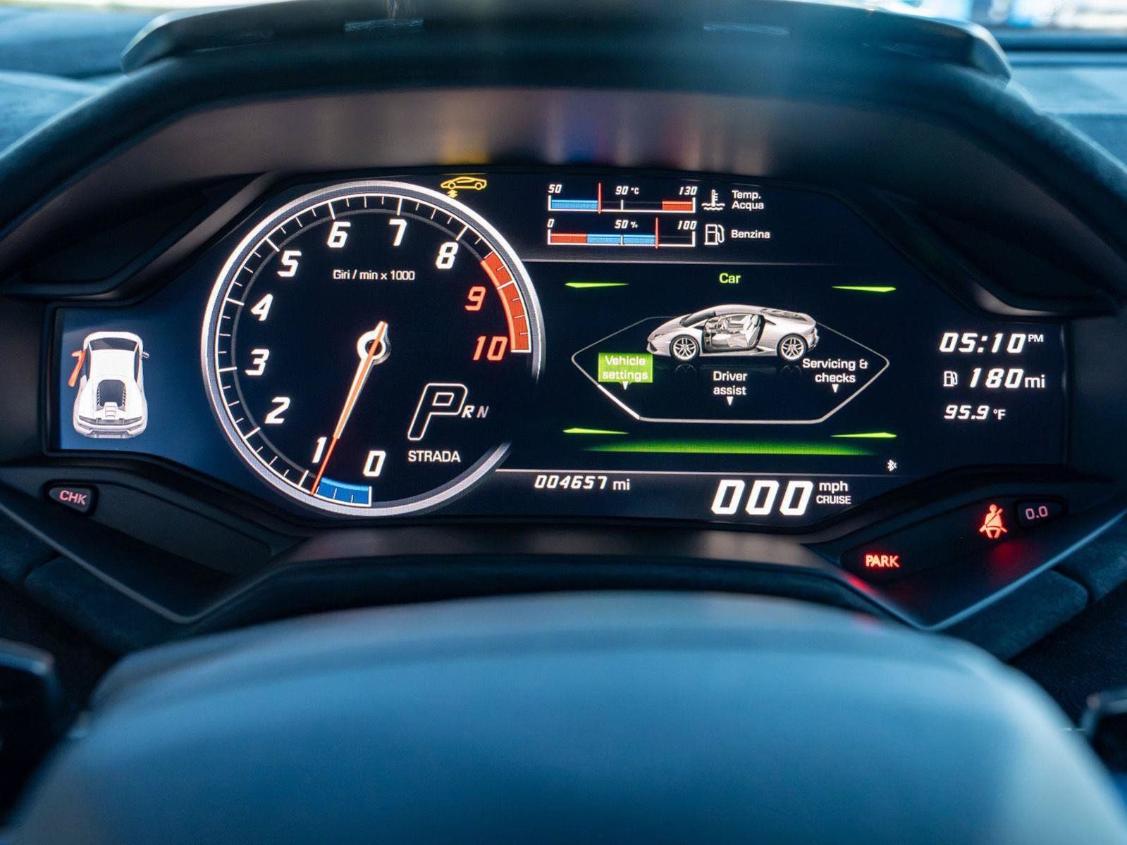 Used 2018 Lamborghini Huracan Performante AWD/4WD image 39