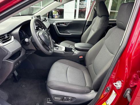 Used 2024 Toyota RAV4 XLE image 9