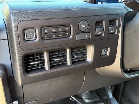 New 2025 Chevrolet Brightdrop 400 w/ Power Door Package image 21